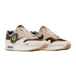 The Air Max 1 ’87 Premium ‘University of Oregon’ PE launched on March 26 to celebrate Air Max Day. It featured a diverse and distinctive color palette of Hemp, University Gold, Sail, Desert Dust and Cacao Wow, across Haze and Supercut Leather materials. The edition carried distinct branding elements as well, including the University’s popular unofficial motto, “Once a Duck, Always A Duck” spelled out across the backs of the shoes’ heels. 