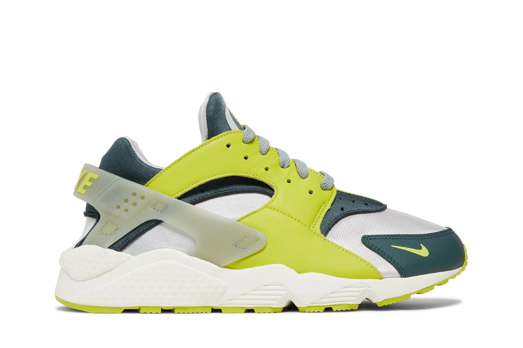 Oregon Player Edition Air Huaraches
Limited to a total of 345 pairs, each is individually numbered inside the tongue, while proudly sporting the Duck’s “O” logo on the tongue’s outside.

The design also features premium construction with neon green leather overlays surrounding the Huarache’s iconic neoprene bootie. Nike Swoosh branding on the leather toe piece as well as an all caps “NIKE” on the rubber heel cage complete the shoe’s classic retro look.